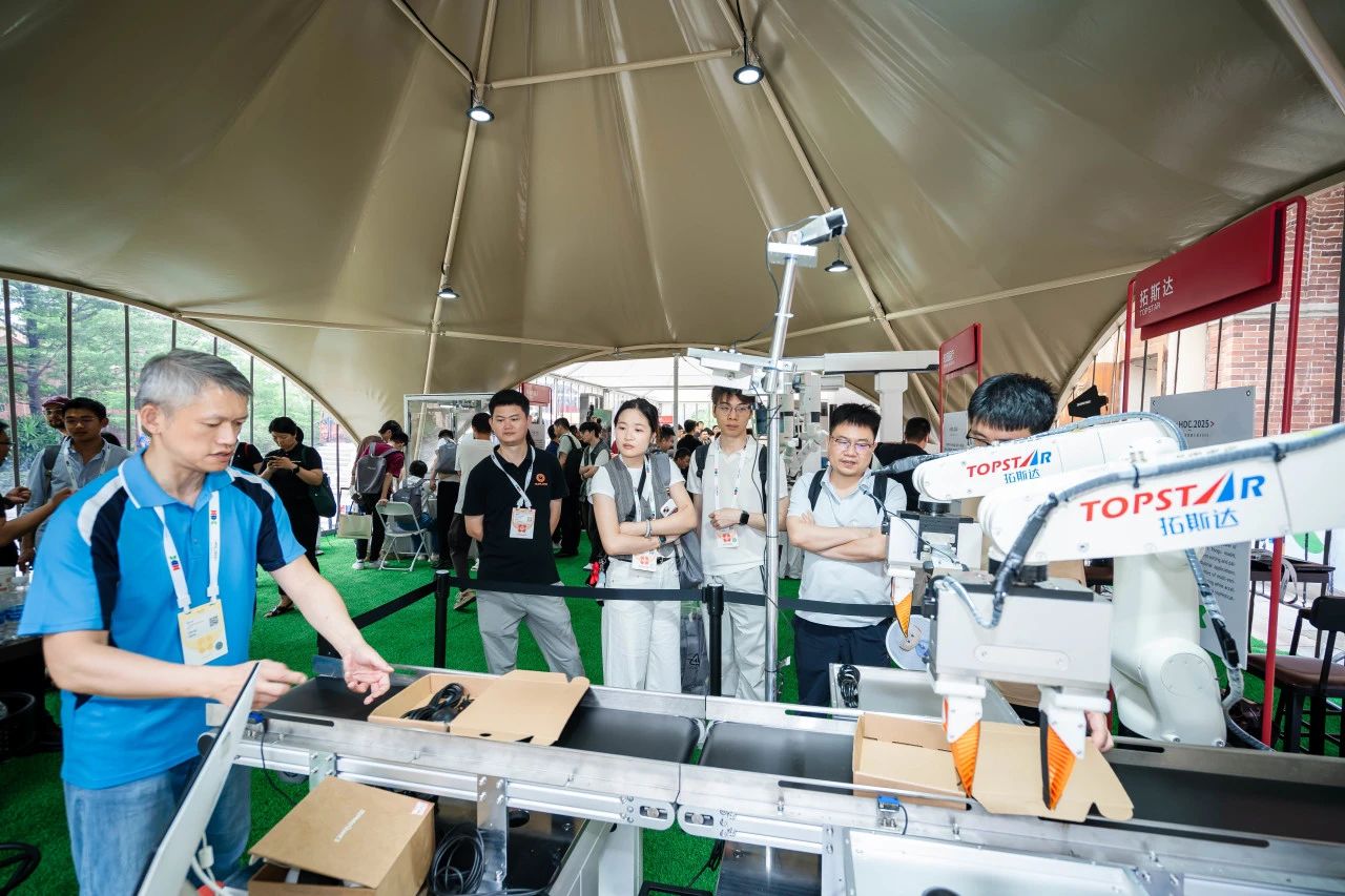 ���˹���-׷�󿵽�,����һ������